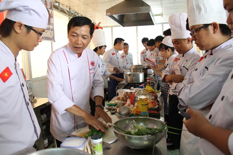 Trúng tuyển lớp 10 nhưng học trung cấp