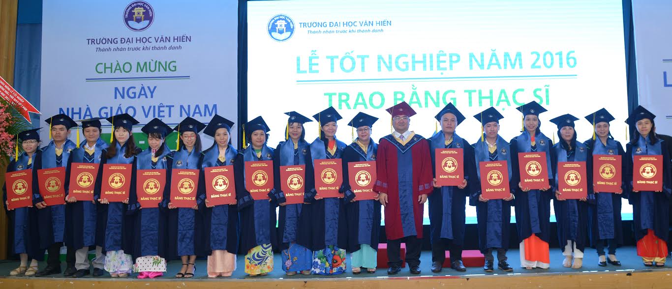 Trường ĐH Văn Hiến trao bằng tốt nghiệp cho 180 thạc sĩ, cử nhân