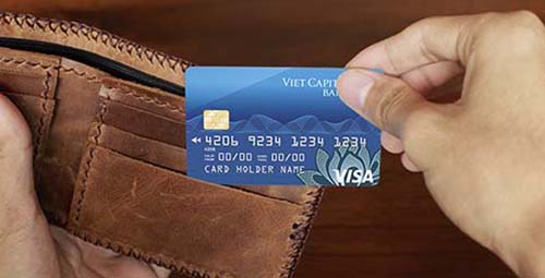 Nghĩ khác về thẻ tín dụng
