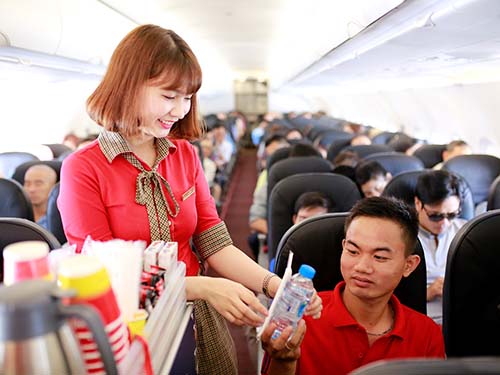 Hàng trăm ngàn vé Vietjet khuyến mại giờ vàng