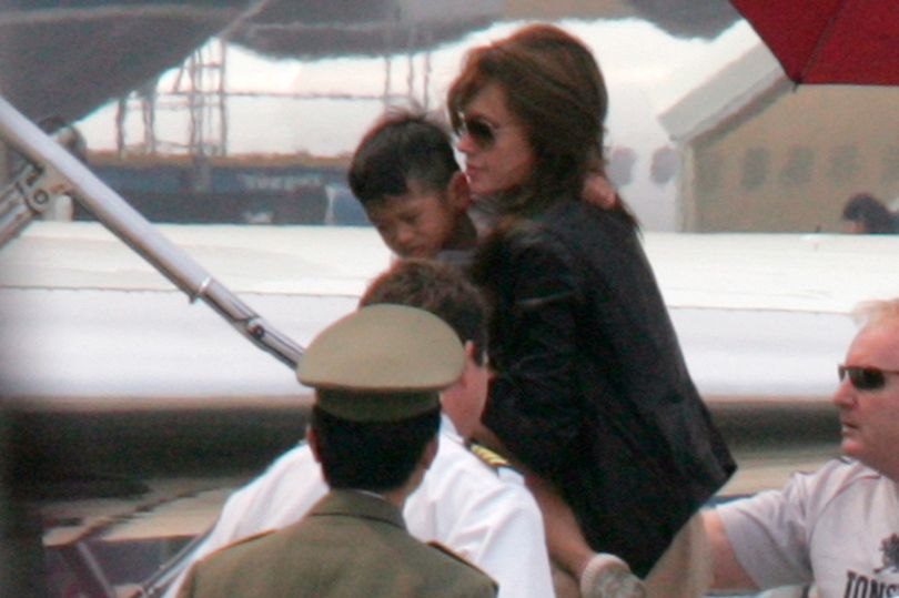 Angelina Jolie quên lời hứa đưa Pax Thiên về thăm Tam Bình