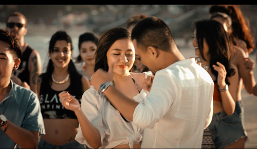 Văn Mai Hương “Sống không đợi chờ” cùng nhạc sĩ Nguyễn Đức Cường