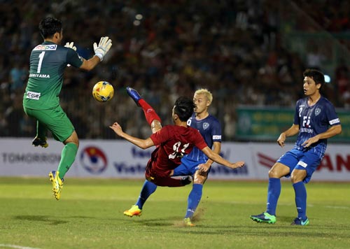 Văn Toàn chắc suất đá chính
