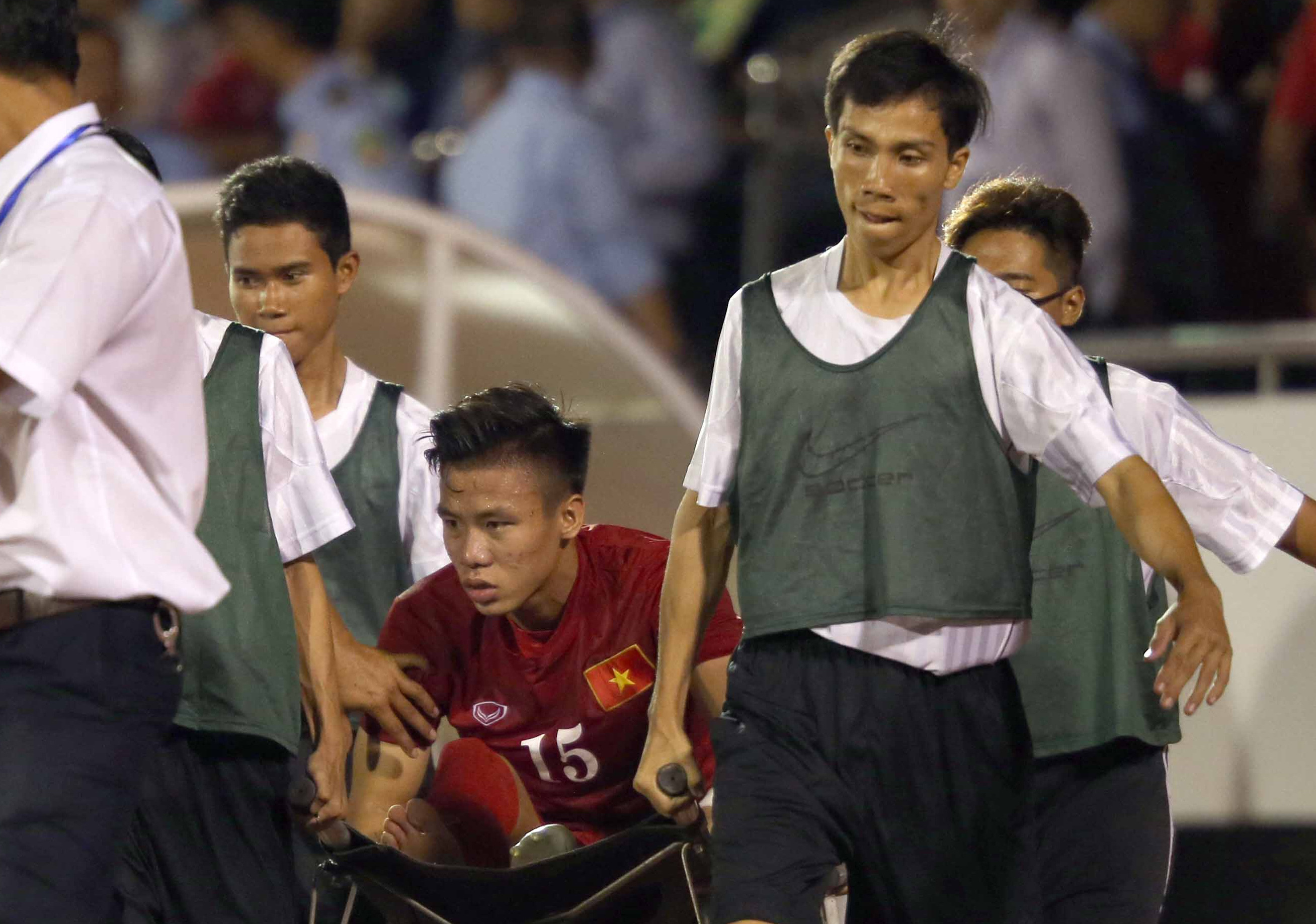 Rách dây chằng, dập sụn chêm, Quế Ngọc Hải sợ bỏ AFF Cup