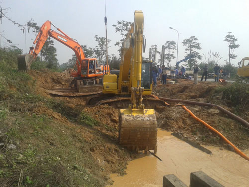 Vụ vỡ ống nước Sông Đà: Xử lý nghiêm thì dân mới tin