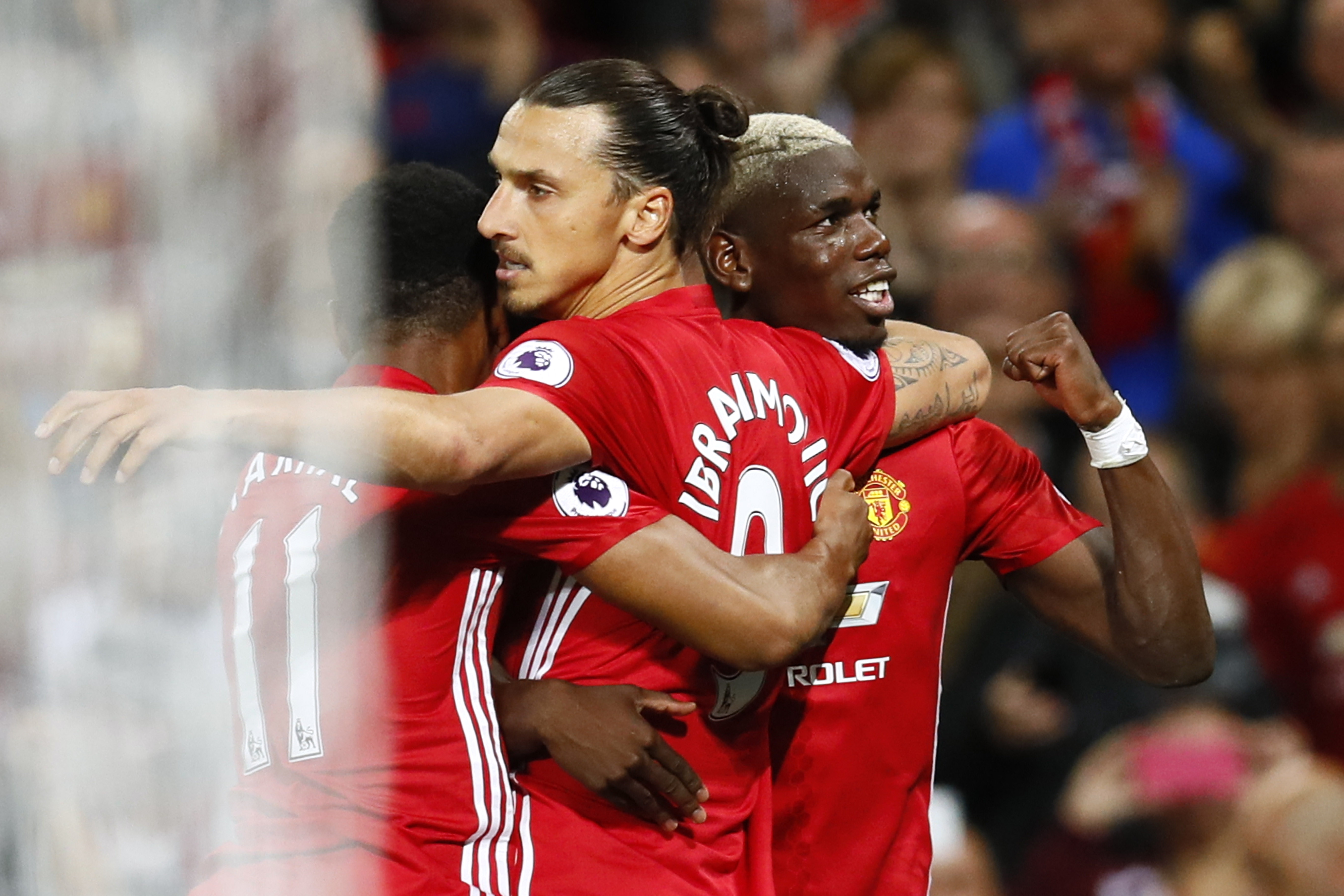 Xem Pogba ra mắt, M.U thắng như đi dạo