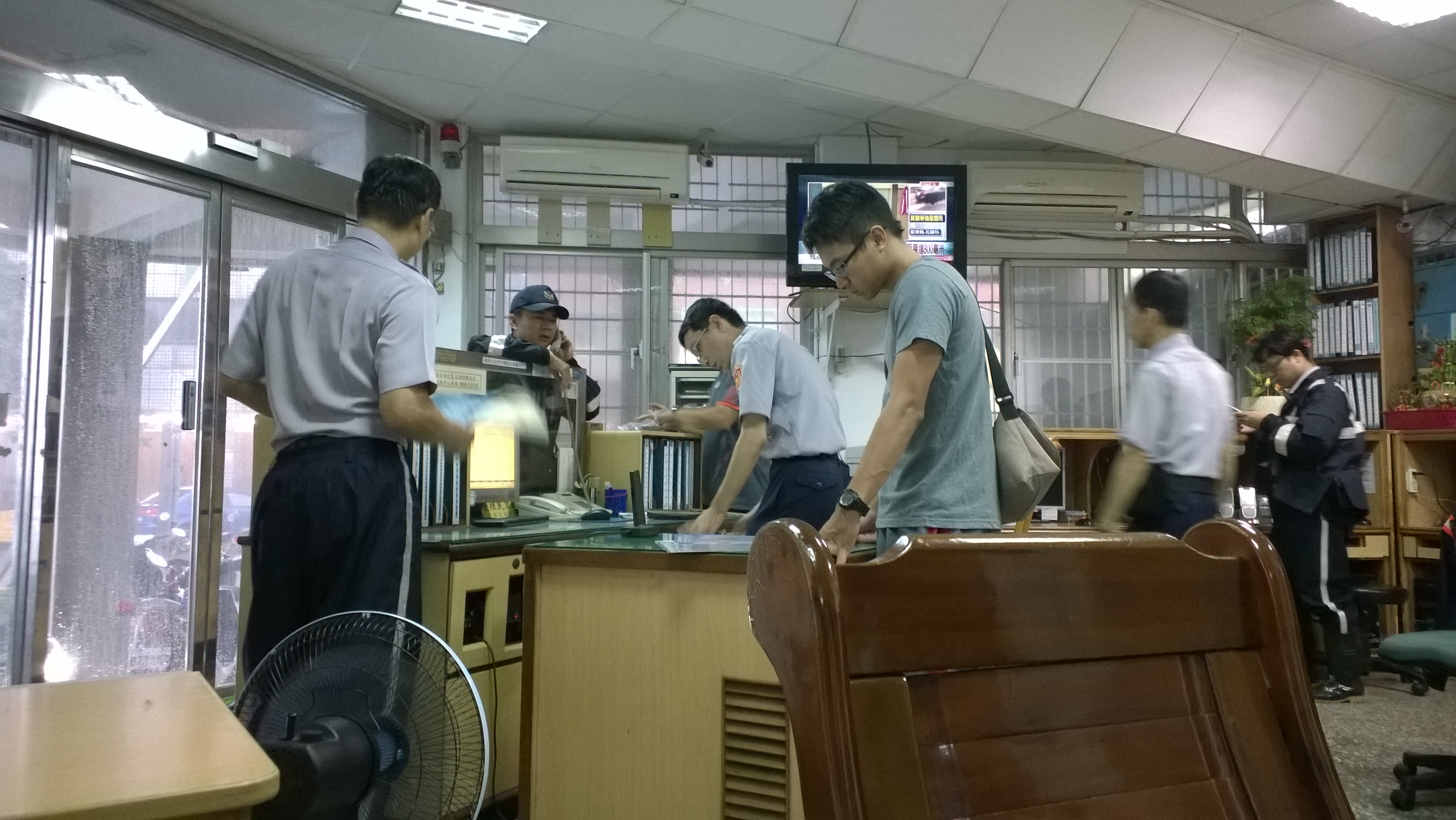 B&ecirc;n trong đồn cảnh s&aacute;t Cijin