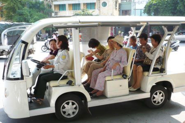 TP HCM mở 3 tuyến buýt điện kích cầu du lịch