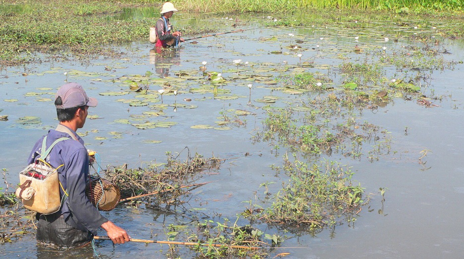 Lén lút vượt biên xiệt cá, 3 người bị bắn thương vong