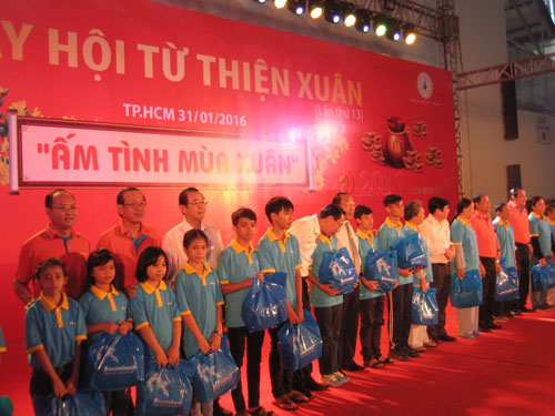 Sacombank ấm tình mùa Xuân