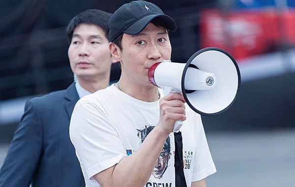 "Thiên vương" Lê Minh nhận trách nhiệm vụ hủy sô phút chót