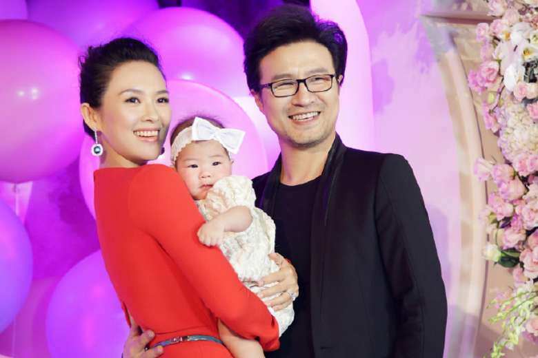 Chương Tử Di hào hứng khoe con gái đầu lòng