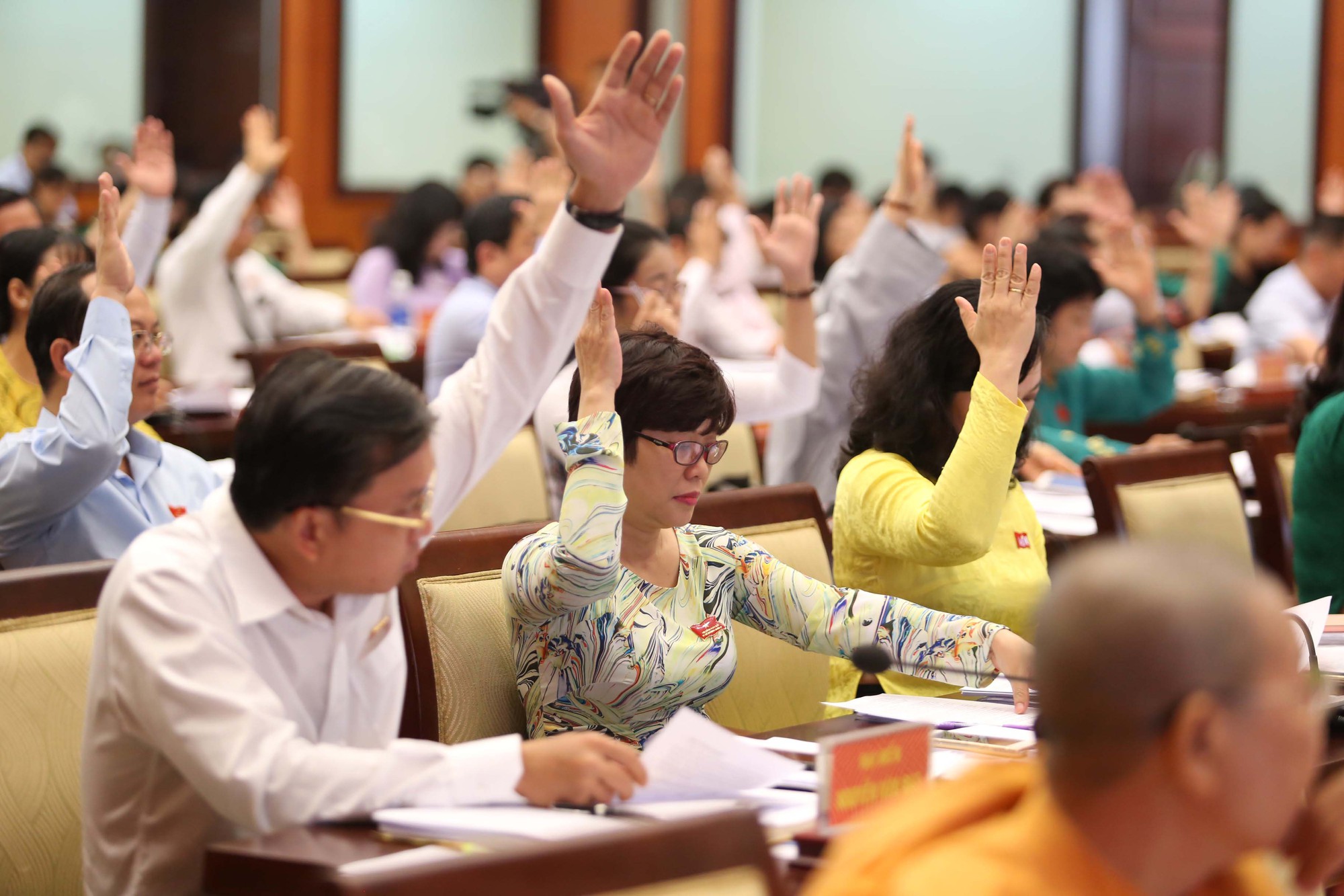 TP HCM: Tăng ph&iacute; cư tr&uacute;, cấp ph&eacute;p x&acirc;y dựng - Ảnh 1.