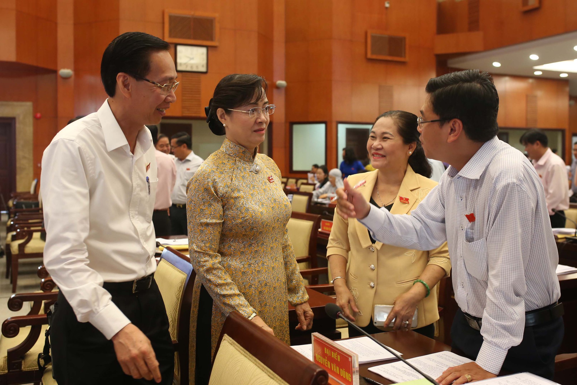 TP HCM: Tăng ph&iacute; cư tr&uacute;, cấp ph&eacute;p x&acirc;y dựng - Ảnh 2.