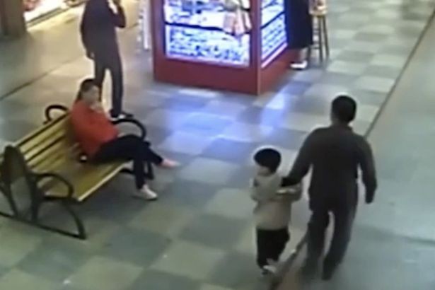 Tình cờ gặp lại con trai bị bắt cóc, cha lao vào giải cứu