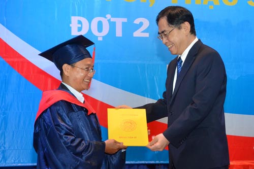 Siết đầu vào mới có tiến sĩ đích thực