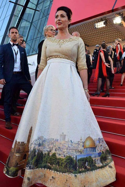 LHP Cannes 70: Nóng từ thảm đỏ - Ảnh 1.