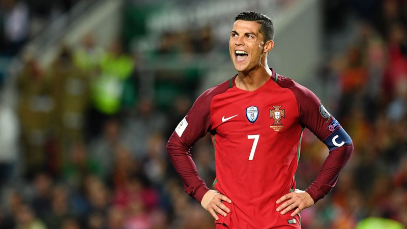 Tốp những bàn thắng đẹp nhất vòng loại World Cup - Ảnh 1.