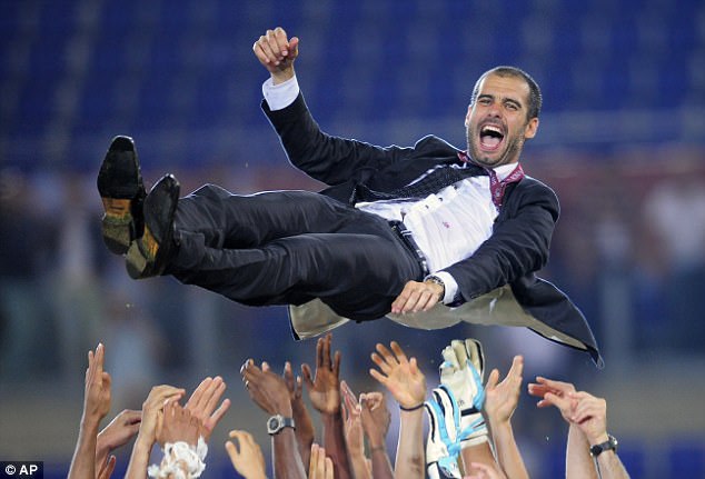 Guardiola: Tôi đáng bị sa thải mùa này - Ảnh 2.