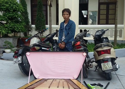 Giang hồ Tuấn "tử tuyệt" rút súng điện bắn công an