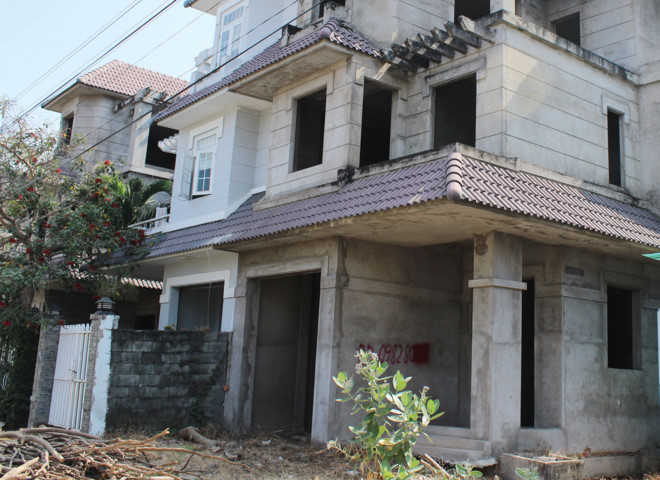 Ch&iacute;nh s&aacute;ch kh&ocirc;ng hợp l&yacute;, h&agrave;ng loạt dự &aacute;n bất động sản phải bỏ hoang - Ảnh 1.