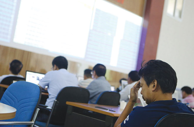 Giải mã chuyện VN-Index “xanh vỏ, đỏ lòng”