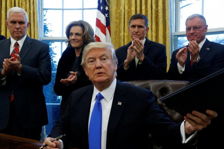 Ông Trump lại trút giận lên thẩm phán