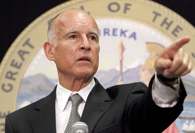 Cuộc chiến giữa ông Trump và bang California leo thang