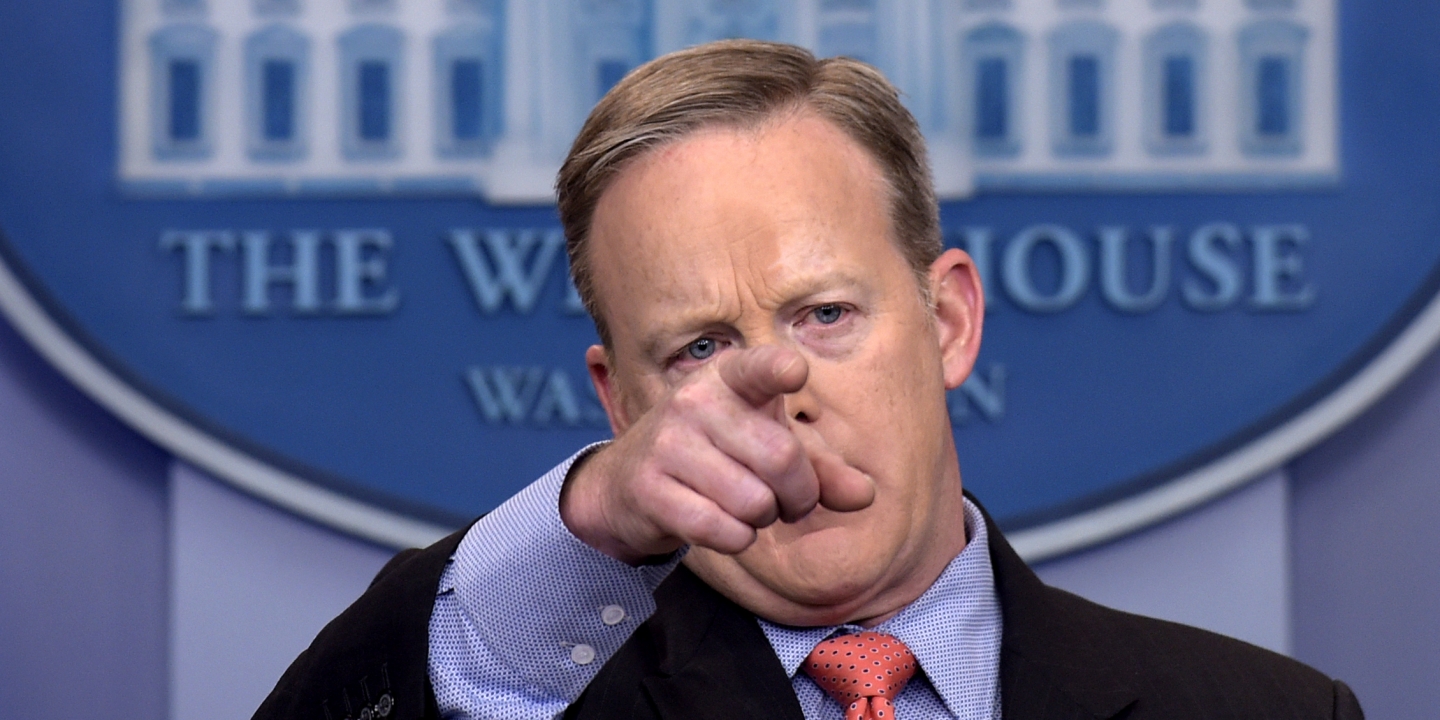 Nhà Trắng chỉ trích "cuộc tấn công trực tiếp" vào ông Trump