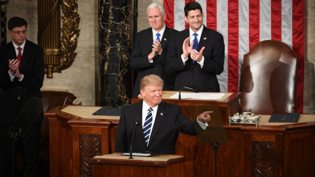 Phát biểu tại quốc hội, ông Trump hạ giọng