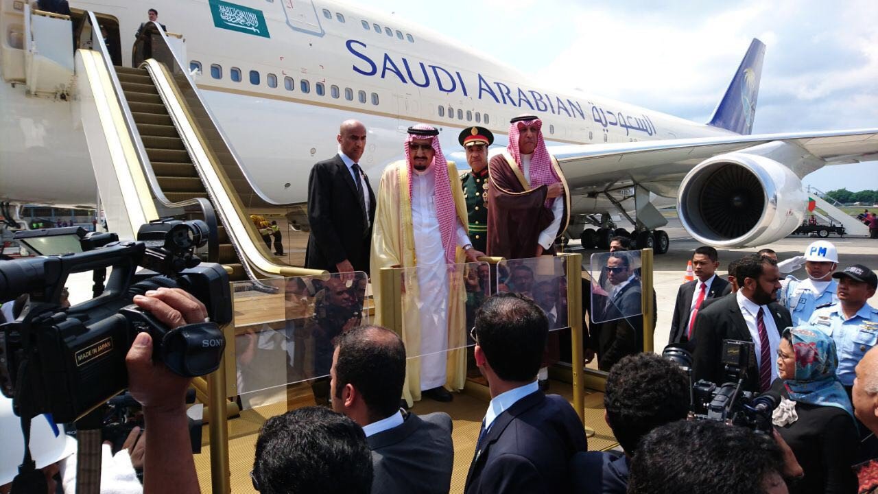 Vua Ả Rập Saudi mua hơn 6 tấn hàng lưu niệm ở Bali