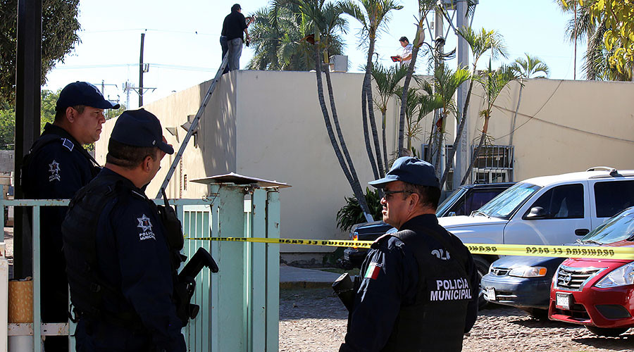 Mexico: 3 thi thể bị ném ra khỏi máy bay