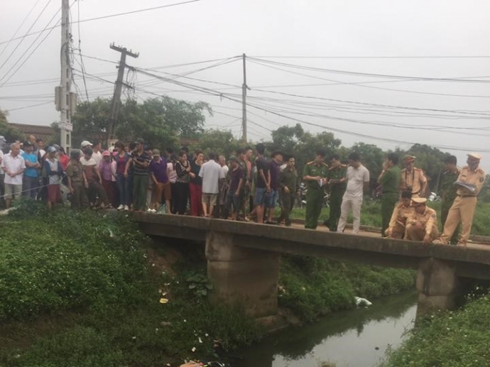 2 thanh niên tử vong bí ẩn dưới mương nước