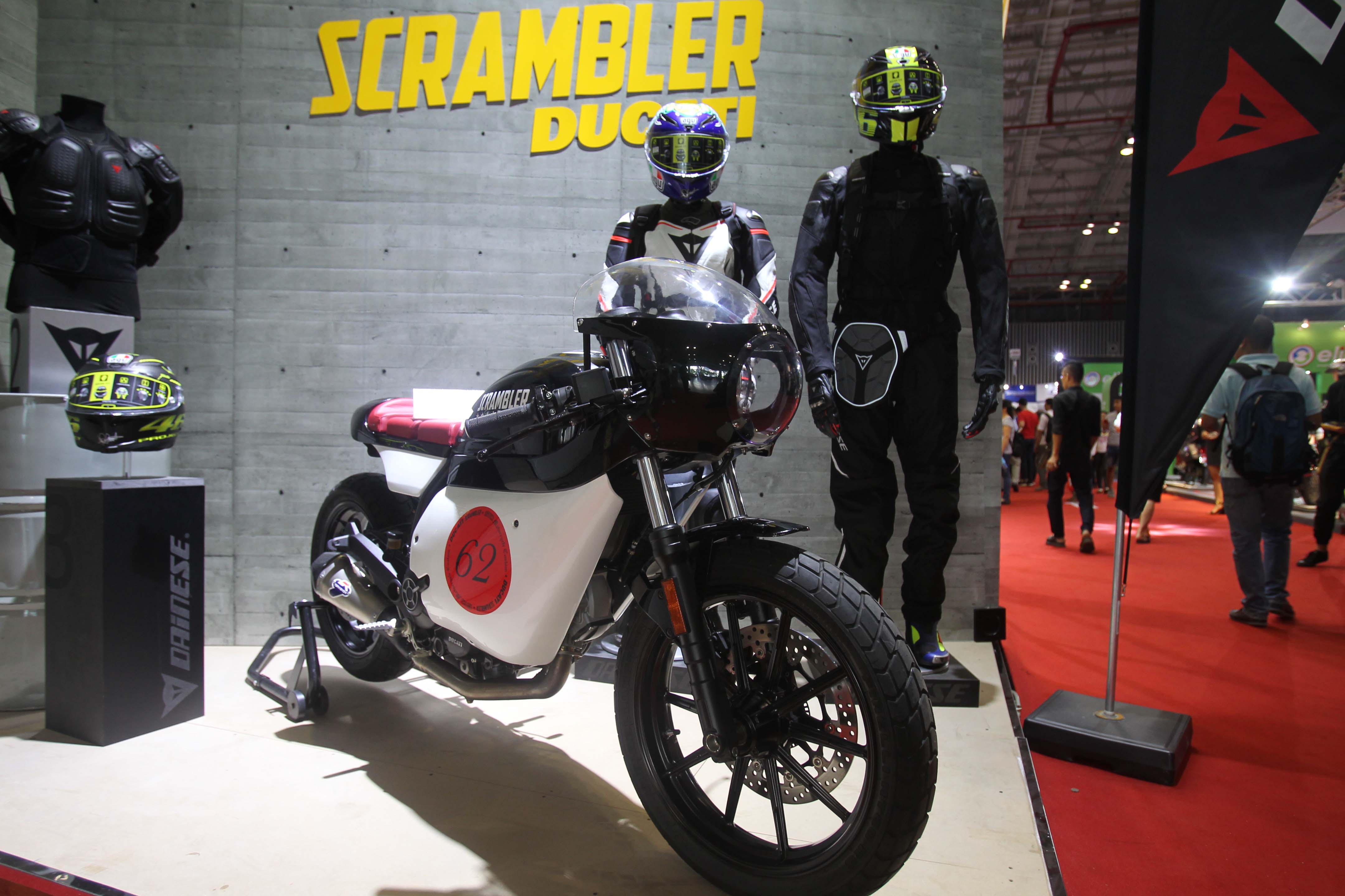 M&ocirc; t&ocirc; cổ điển g&acirc;y sốt tại Motor show 2017 - Ảnh 12.