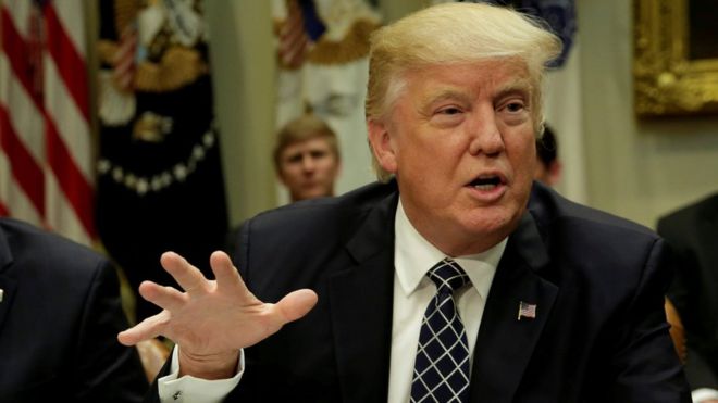 Ông Trump gặp vạ vì bóng gió "ghi âm" cựu giám đốc FBI