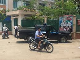Bí thư Thị trấn bất ngờ bị đâm gục ở trụ sở làm việc