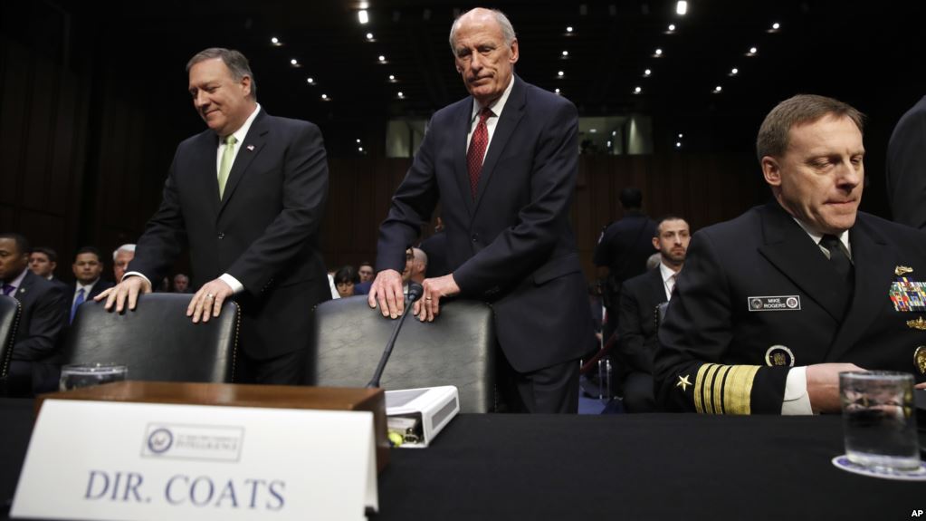 Ông Trump yêu cầu 2 “sếp” tình báo dừng cuộc điều tra Nga của FBI