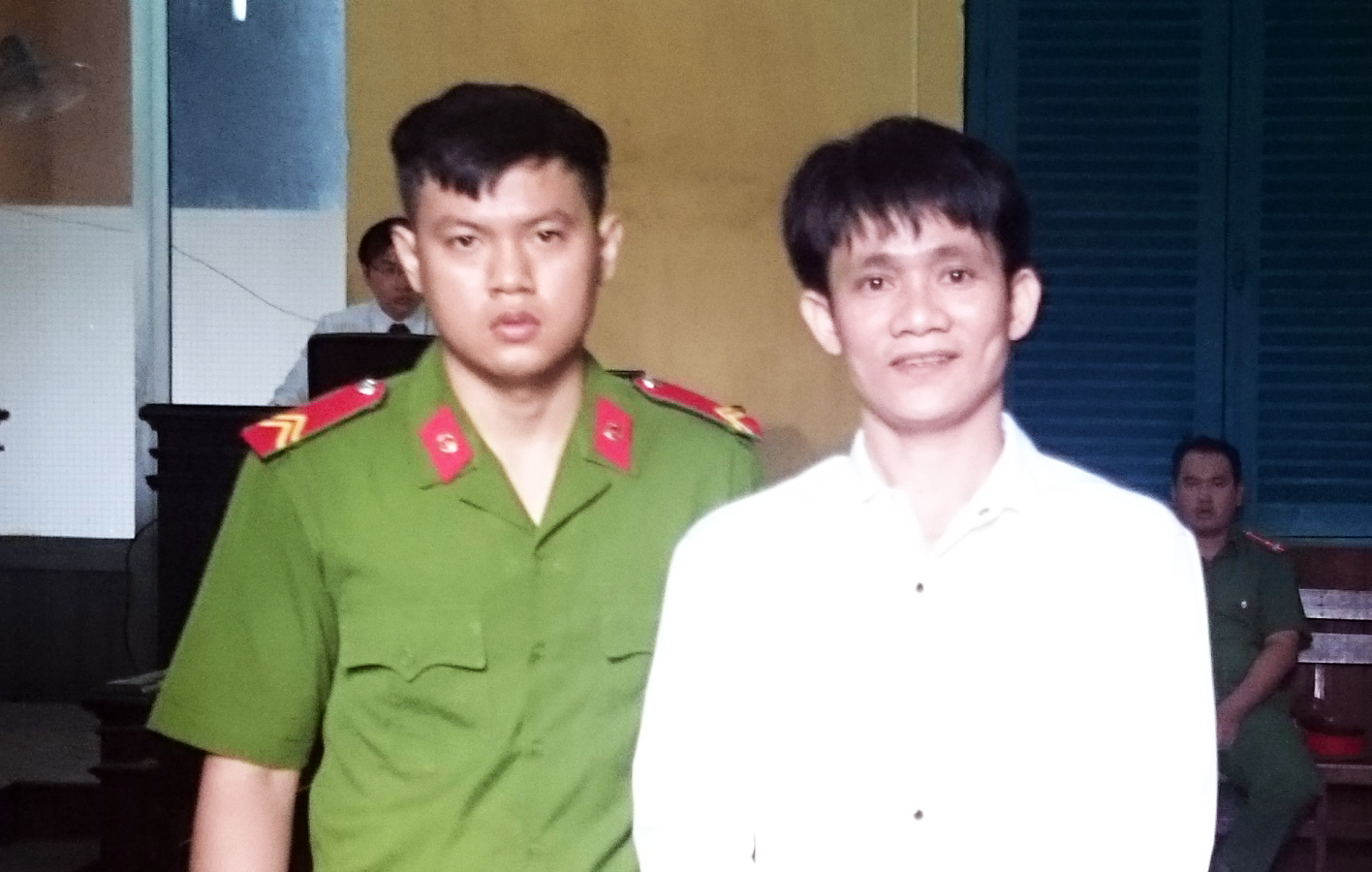 Cha đạp chết con trai rồi chôn xác phi tang