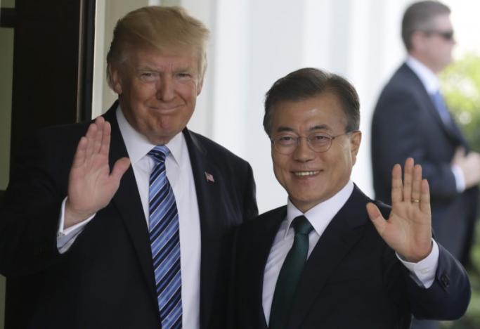 Ông Donald Trump kêu gọi Hàn Quốc cứng rắn với Triều Tiên