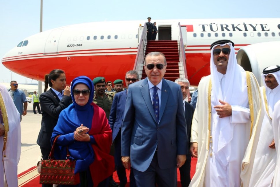 Các nước Ả Rập giáng đòn mới lên Qatar