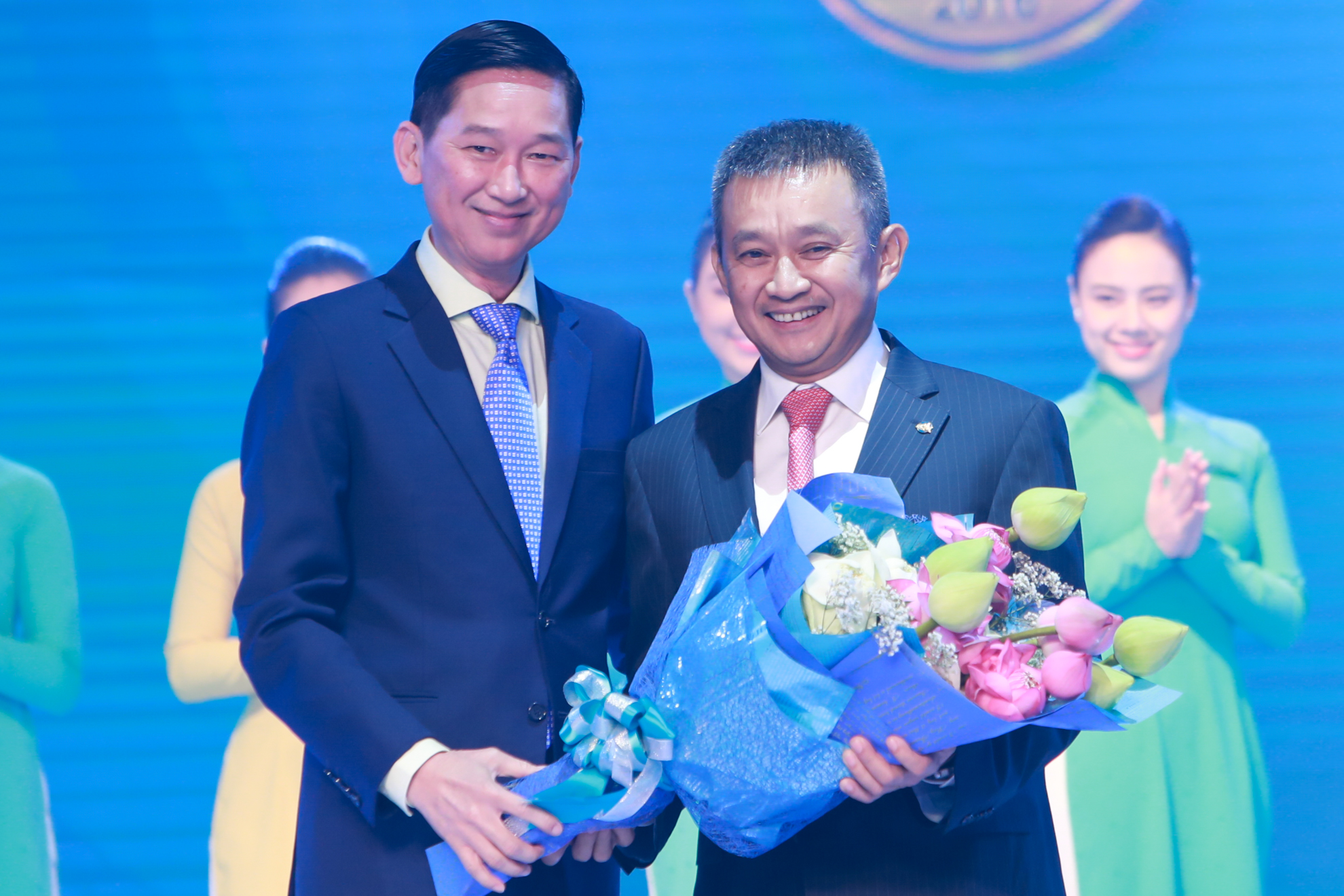 Vietnam Airlines tiếp tục được vinh danh là hãng hàng không 4 sao