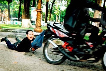 Bắt hung thủ cắt cổ bạn tình ở quận 2