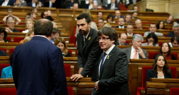 Tây Ban Nha: Nghị viện Catalonia tuyên bố độc lập