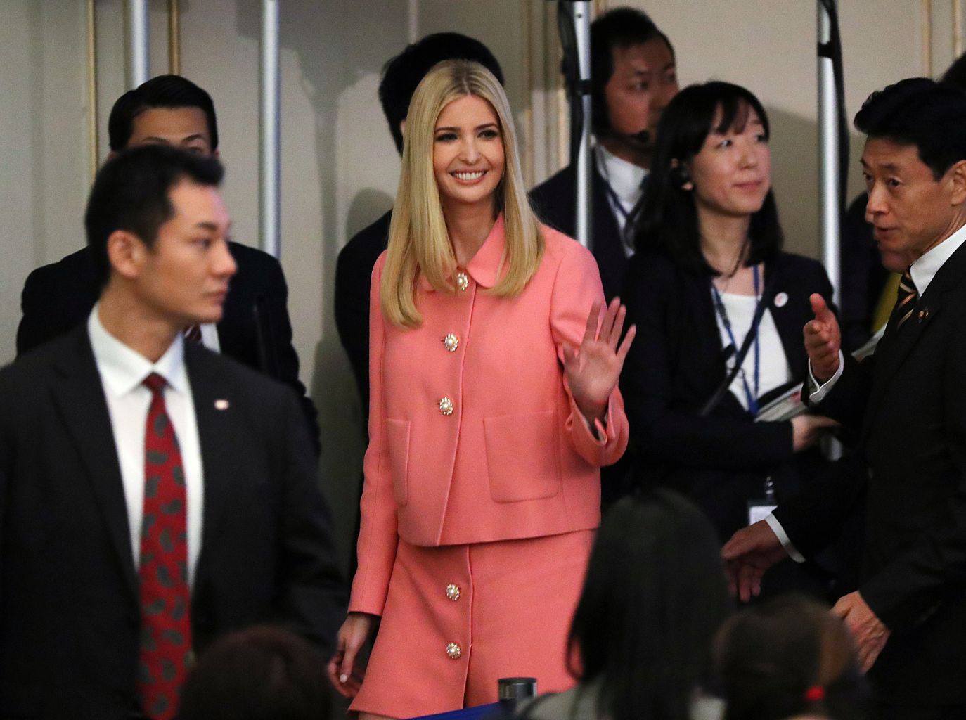 Ivanka Trump phát biểu trước khán phòng "trống phân nửa"