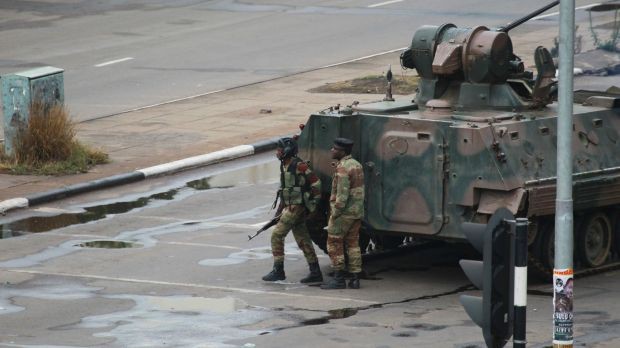 Quân đội Zimbabwe "cầm giữ Tổng thống Mugabe"