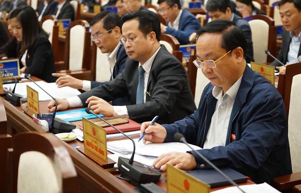 Hà Nội "quyết" tăng phí vỉa hè, lòng đường tới 300%