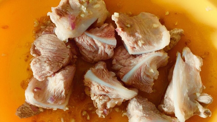 Vét nồi với sườn non rim mật ong - Ảnh 2.