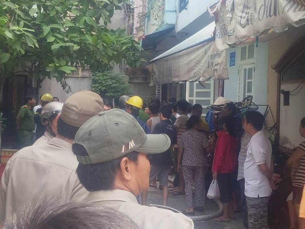 Vụ cháy không gây thương vong về người nhưng khiến cả khu dân cư náo loạn