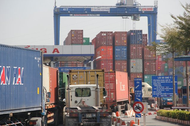 Ba cán bộ hải quan bị bắt vì để 213 container "mất tích"