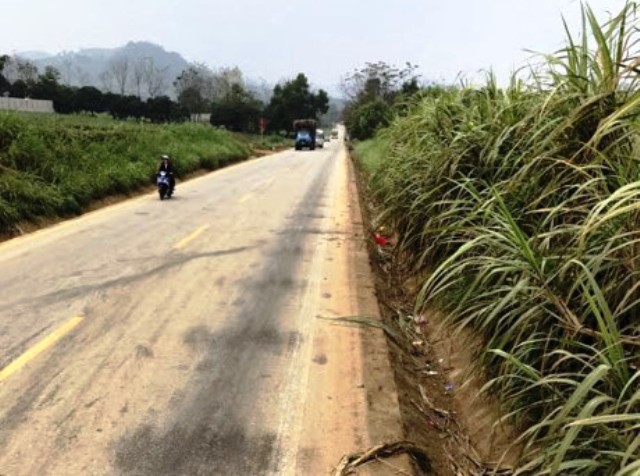 2 xe máy đấu đầu, 4 thanh niên tử vong